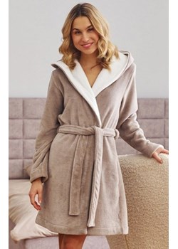 Beżowy szlafrok damski z kapturem SWW.7181 ze sklepu intimiti.pl w kategorii Szlafroki damskie - zdjęcie 187892171