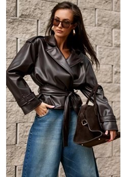 Lorina kurtka z eko skóry z paskiem ciemny brąz ze sklepu intimiti.pl w kategorii Kurtki damskie - zdjęcie 187892922