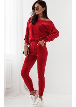 Welurowy czerwony komplet damski Kanava ze sklepu intimiti.pl w kategorii Dresy damskie - zdjęcie 187893084