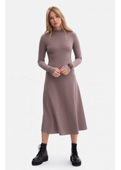 Bewear B299 sukienka z dzianiny prążkowanej kakaowa ze sklepu intimiti.pl w kategorii Sukienki - zdjęcie 187893324