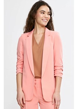 Nife marynarka z rękawem 3/4 z zakładkami łososiowa ze sklepu intimiti.pl w kategorii Marynarki damskie - zdjęcie 187893634
