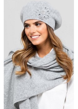 Kobiecy beret z kwiatem Kamea Sewilla ze sklepu intimiti.pl w kategorii Berety damskie - zdjęcie 187895571