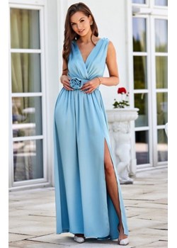 Satynowa maxi sukienka z ozdobną różą błękitna ze sklepu intimiti.pl w kategorii Sukienki - zdjęcie 187896394