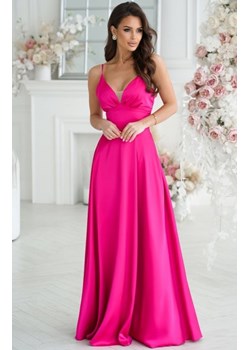 Długa satynowa sukienka na ramiączkach fuksja ze sklepu intimiti.pl w kategorii Sukienki - zdjęcie 187896450