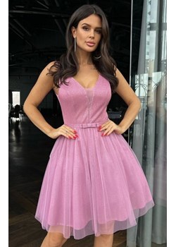 Rozkloszowana błyszcząca sukienka z kokardą 271-20 ze sklepu intimiti.pl w kategorii Sukienki - zdjęcie 187896624