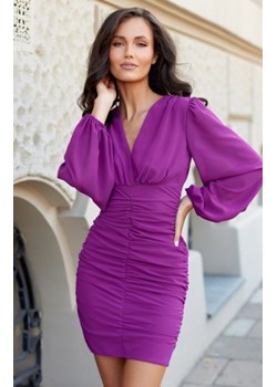 Dopasowana mini sukienka z bufiastymi rękawami śliwka ze sklepu intimiti.pl w kategorii Sukienki - zdjęcie 187896913