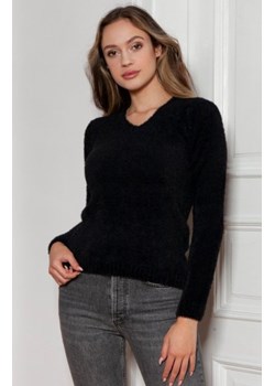 Miękki, włochaty sweterek czarny SWE147 ze sklepu intimiti.pl w kategorii Swetry damskie - zdjęcie 187899761