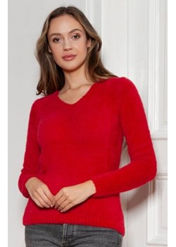 Miękki, włochaty sweterek czerwony SWE147 ze sklepu intimiti.pl w kategorii Swetry damskie - zdjęcie 187901631