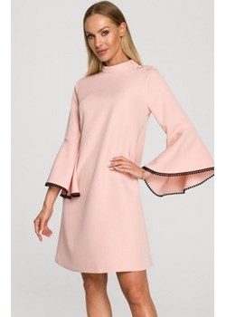 Sukienka z szerokimi rękawami pudrowa M698 ze sklepu intimiti.pl w kategorii Sukienki - zdjęcie 187903063