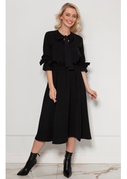 Sukienka z wiązaniem na dekolcie i rękawach czarna SUK209 ze sklepu intimiti.pl w kategorii Sukienki - zdjęcie 187903583