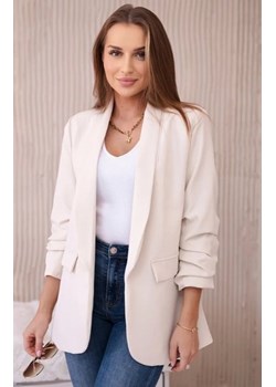 Marynarka z klapami elegancka jasno beżowa ze sklepu intimiti.pl w kategorii Marynarki damskie - zdjęcie 187905791
