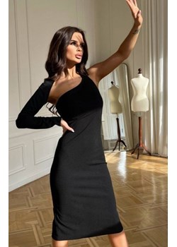 Stylowa dopasowana sukienka z jednym rękawem czarna ze sklepu intimiti.pl w kategorii Sukienki - zdjęcie 187906844