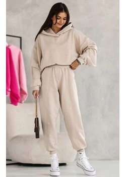 Dwuczęściowy dres damski z kapturem Lara beżowy ze sklepu intimiti.pl w kategorii Dresy damskie - zdjęcie 187908351