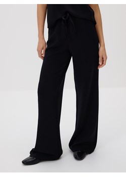 Reserved - Spodnie dresowe long leg - czarny ze sklepu Reserved w kategorii Spodnie damskie - zdjęcie 187909641