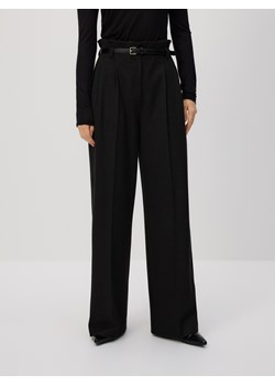 Reserved - Spodnie z paskiem - czarny ze sklepu Reserved w kategorii Spodnie damskie - zdjęcie 187909800