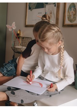 Reserved - Bawełniana bluzka z haftem - złamana biel ze sklepu Reserved w kategorii Bluzki dziewczęce - zdjęcie 187910992