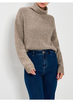 Sinsay - Prążkowany golf - brązowy ze sklepu Sinsay w kategorii Swetry damskie - zdjęcie 187915744