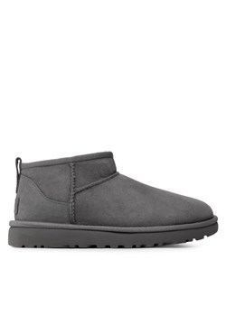 Ugg Śniegowce W Classic Ultra Mini 1116109 Szary ze sklepu MODIVO w kategorii Śniegowce damskie - zdjęcie 187915891