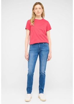 Damskie Spodnie jeansowe Mustang Style Crosby Relaxed Slim Denim Blue 1016912 5000 582 ze sklepu YouNeedit.pl w kategorii Jeansy damskie - zdjęcie 187917073