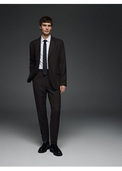 Reserved - Spodnie garniturowe z wełną - brązowy ze sklepu Reserved w kategorii Spodnie męskie - zdjęcie 187917242