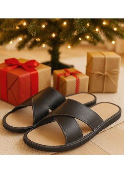 Skórzane męskie klapki domowe krzyżaki Czarne /F7-1 16206 S195/ ze sklepu Pantofelek24.pl w kategorii Kapcie męskie - zdjęcie 187922524