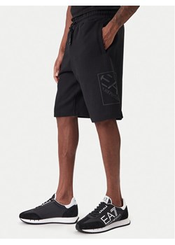 EA7 Emporio Armani Szorty sportowe 7M001491 AF17787 UC001 Czarny Regular Fit ze sklepu MODIVO w kategorii Spodenki męskie - zdjęcie 187934201