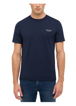 Męski T-Shirt Mustang Style Austin Dark Sapphire 1017134 4136 ze sklepu YouNeedit.pl w kategorii T-shirty męskie - zdjęcie 187936850