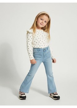 Sinsay - Jeansy flare z efektem sprania - niebieski ze sklepu Sinsay w kategorii Spodnie dziewczęce - zdjęcie 187937692