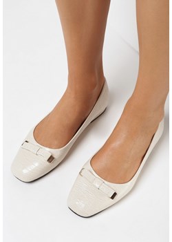 Beżowe Balerinki Achedeia ze sklepu born2be.pl w kategorii Balerinki - zdjęcie 187942344