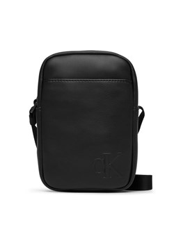 Calvin Klein Saszetka Bold Ck Slim Reporter LV04D3279G Czarny ze sklepu MODIVO w kategorii Torby męskie - zdjęcie 187949714