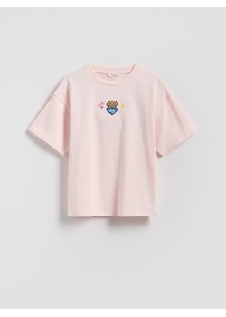 Reserved - Bawełniany t-shirt z aplikacją Boffie & Poko - pastelowy róż ze sklepu Reserved w kategorii Bluzki dziewczęce - zdjęcie 187950234