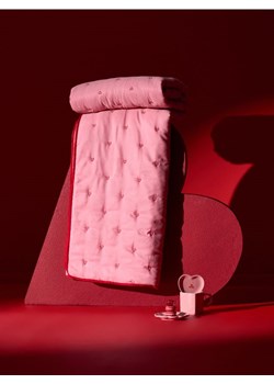 Sinsay - Narzuta na łóżko w serca - różowy ze sklepu Sinsay w kategorii Narzuty i kapy - zdjęcie 187950531