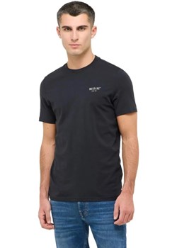 Męski T-Shirt Mustang Style Austin Jet Black 1016481 4188 ze sklepu YouNeedit.pl w kategorii T-shirty męskie - zdjęcie 187951791