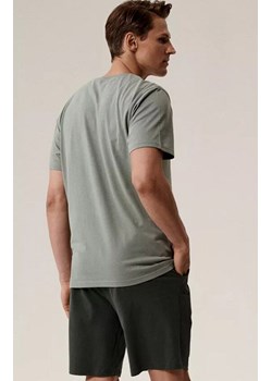 Bawełniana piżama męska NMP-396-ZIEJ_KHAC, Kolor khaki-wzór, Rozmiar M, ATLANTIC ze sklepu Primodo w kategorii Piżamy męskie - zdjęcie 187953571