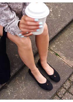 Sinsay - Baleriny z wiązaną kokardką - czarny ze sklepu Sinsay w kategorii Balerinki - zdjęcie 187959432