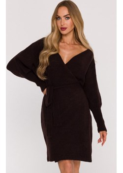 Czekoladowa sukienka swetrowa kopertowa z wiązaniem M631, Kolor czekoladowy, Rozmiar L/XL, MOE ze sklepu Primodo w kategorii Sukienki - zdjęcie 187963340