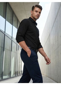 Sinsay - Gładka koszula basic - czarny ze sklepu Sinsay w kategorii Koszule męskie - zdjęcie 187966092