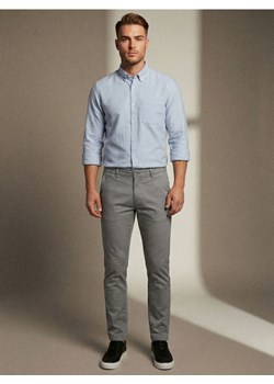 Sinsay - Spodnie chino slim - szary ze sklepu Sinsay w kategorii Spodnie męskie - zdjęcie 187966113