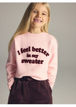 Reserved - Sweter z napisem - pastelowy róż ze sklepu Reserved w kategorii Swetry dziewczęce - zdjęcie 187967624