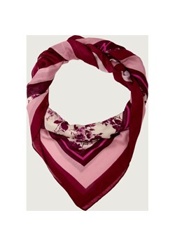 GUESS Chusta LEA | z dodatkiem wełny ze sklepu Gomez Fashion Store w kategorii Szaliki i chusty damskie - zdjęcie 187967810