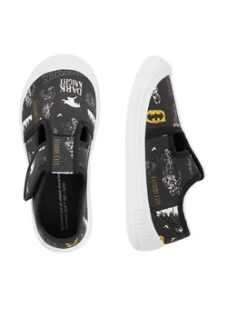 Batman Kapcie CEO-CM-AW25-117WBBAT Czarny ze sklepu MODIVO w kategorii Kapcie dziecięce - zdjęcie 187971222