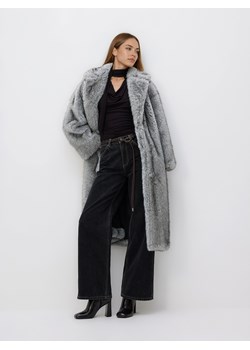 Reserved - Płaszcz z imitacji futra - jasnoszary ze sklepu Reserved w kategorii Futra damskie - zdjęcie 187973222