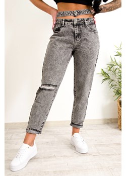 SZARE SPODNIE JEANSOWE MOM FIT Z WYCIECIEM W TALII ze sklepu olika.com.pl w kategorii Jeansy damskie - zdjęcie 187973542