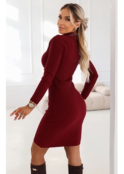 Elegancka dopasowana sukienka sweterkowa z golfem bordowa 652-1, Kolor bordowy, Rozmiar one size, NUMOCO BASIC ze sklepu Primodo w kategorii Sukienki - zdjęcie 187974654