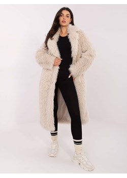 Długi płaszcz damski ze sztucznego futra Goodlookin jasny beżowy (G230132) ze sklepu goodlookin.pl w kategorii Płaszcze damskie - zdjęcie 187977110