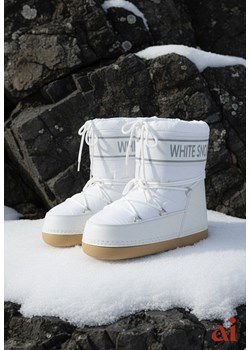 Białe Ocieplone Śniegowce Wsuwane z Ozdobnym Napisem i Sznurowaniem Nalissa ze sklepu renee.pl w kategorii Śniegowce damskie - zdjęcie 187978213