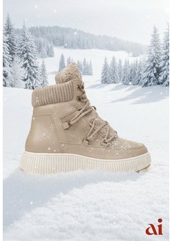Ciemnobeżowe Śniegowce Trapery Vices na Płaskiej Podeszwie z Futerkiem w Stylu Baranka ze Sznurowaniem Temirits ze sklepu renee.pl w kategorii Botki - zdjęcie 187978223