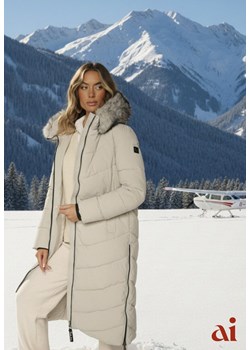 Beżowa Pikowana Kurtka o Długim Kroju z Kapturem z Futrem Galianesa ze sklepu renee.pl w kategorii Kurtki damskie - zdjęcie 187978230