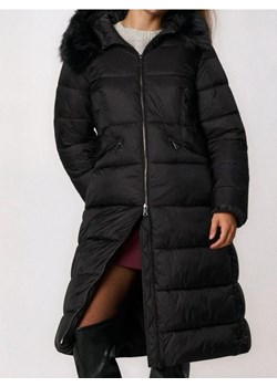 Sinsay - Pikowany płaszcz z kapturem - czarny ze sklepu Sinsay w kategorii Płaszcze damskie - zdjęcie 187983604
