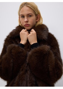 Reserved - Sztuczne futerko z kołnierzem - ciemnobrązowy ze sklepu Reserved w kategorii Futra damskie - zdjęcie 187985412